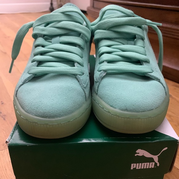 Puma suede lo - Size 4 youth/junior - Picture 1 of 4